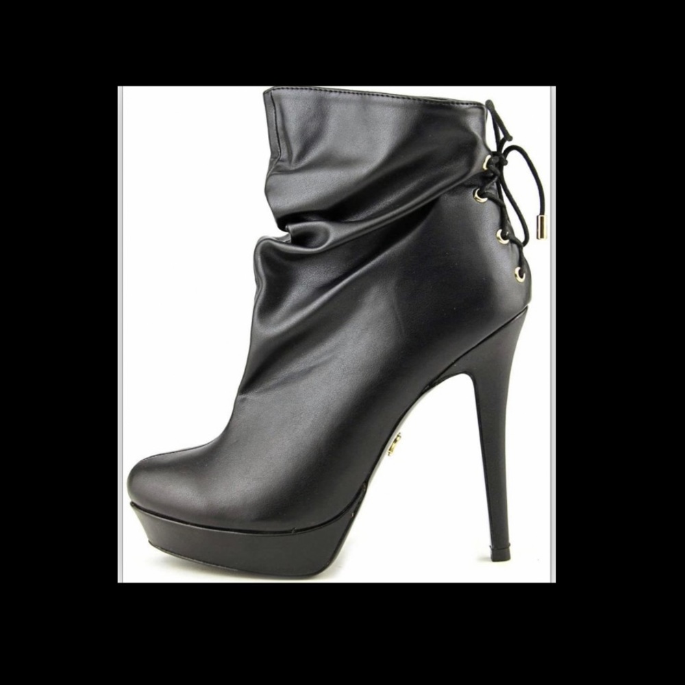 Thalia Sodi Honra Round Toe Ankle Boot; 10M